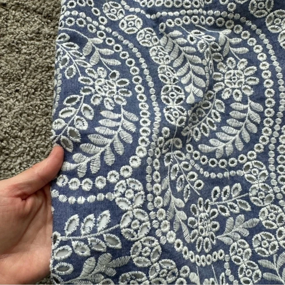 Alice - Picture 2 of 5